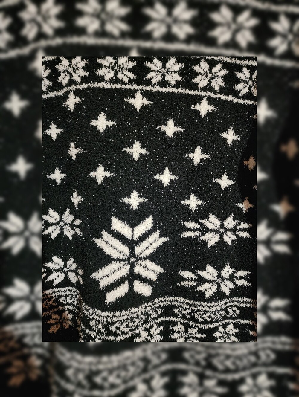 Barefoot Dreams CozyChic Seaside Black Fair Isle Crew Neck Sweater L - Picture 4 of 8